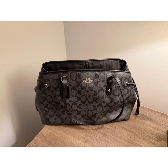 Coach Signature Drawstring Carryall - Picture 5 of 5